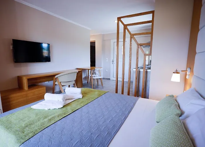 Aparthotel Foinikounta View