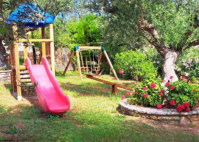 מלון דירות Foinikounta View 3*